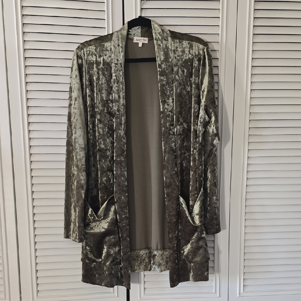 Sweet Pea Crushed Velvet Jacket